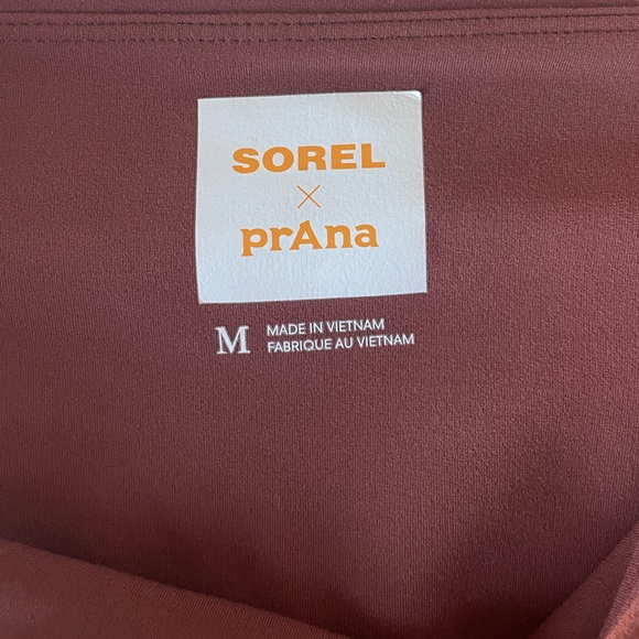 Sorel X Prana Wandering Soul Colorblock Leggings, Size Medium. - Picture 4 of 4